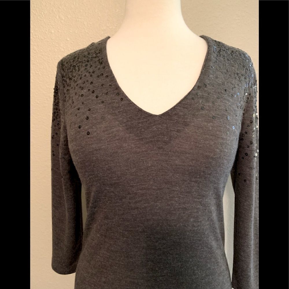 Ann Taylor grey v neck sequin top small petite NWT